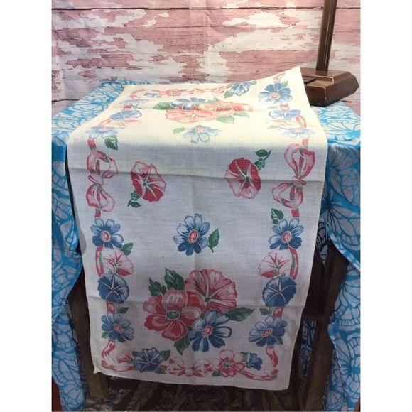 Vintage Linen Table Cover Red & Blue Floral 13.5” x 30” Mid Century - Picture 9 of 15